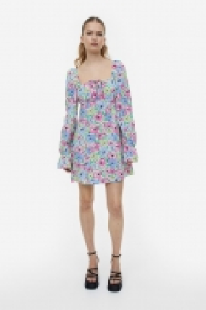 Crêpe-Kleid mit Puffärmeln 29.99 €