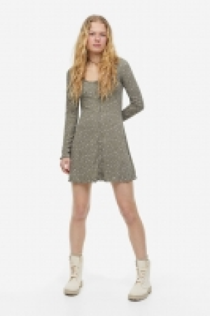 Geripptes Kleid mit Spitzenborten 24.99 €