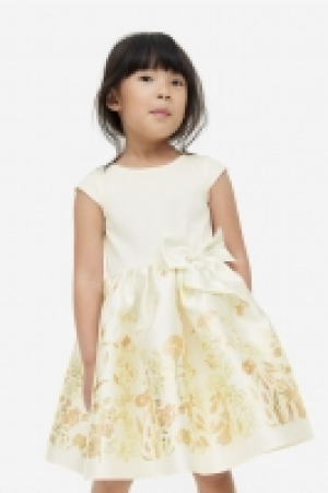 Kleid mit ausgestelltem Rock 19.99 €