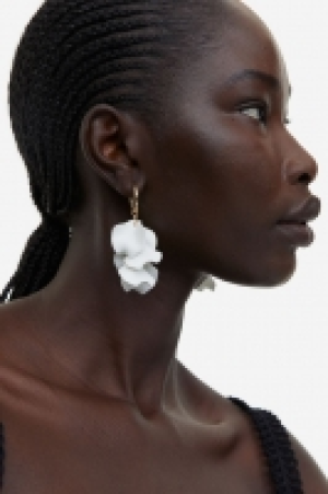 Asymmetrische Ohrringe 15.99 €