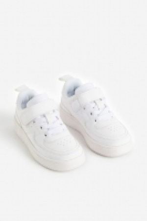 Sneaker 24.99 €