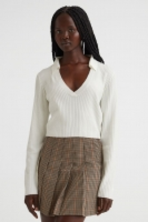 HM  Gerippter Pullover mit Kragen