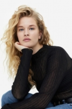 Gerippter Pullover 7.99 €
