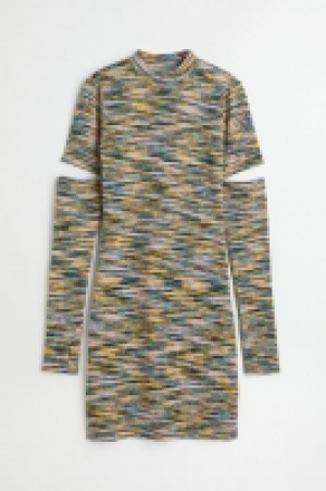 Geripptes Strickkleid 14.99 €