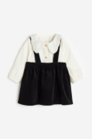 HM  2-teiliges Set mit Bluse und Rock