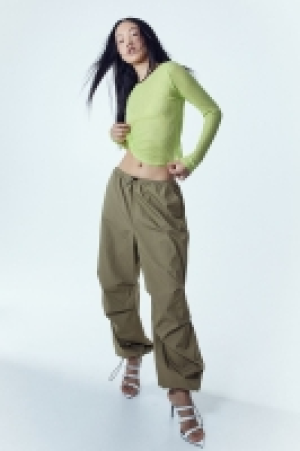 Fallschirmhose 9.99 €