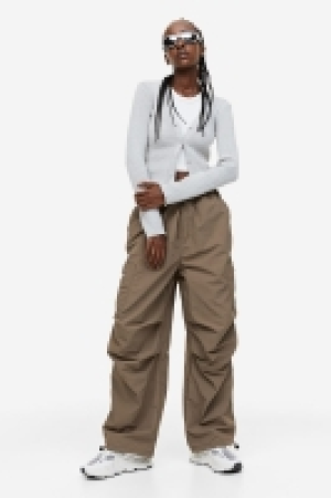 Fallschirmhose 8.99 €