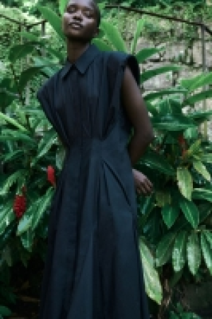 HM  Tailliertes Blusenkleid