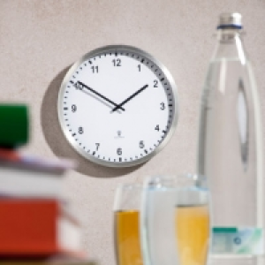 Funkwanduhr 9.99&nbsp;&euro;