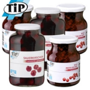 Sauerkirschen oder Wildpreiselbeeren