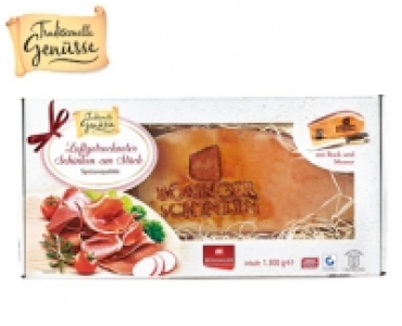 Traditionelle Genüsse Luftgetrockneter Schinken am Stück
