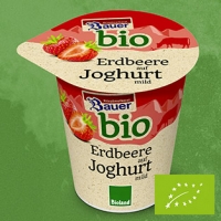 Real  Bauer bio Frucht auf Joghurt versch. Sorten jeder 150-g-Becher