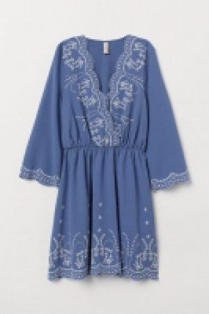  Kleid mit Stickereien 24.99 €