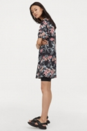  Gemustertes T-Shirt-Kleid 9.99 €