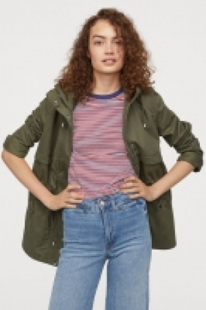  Kurzer Baumwollparka 19.99 €