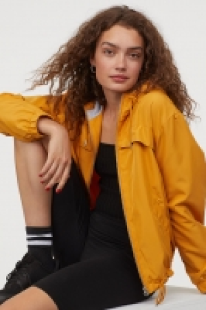  Jacke mit Kapuze 18.99 €
