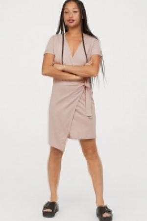  Kurzes Wickelkleid 11.99 €