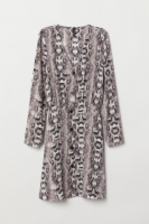  Kleid aus Crêpe-Chiffon 17.99 €