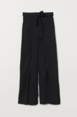  Hose mit hohem Schlitz 6.99 €