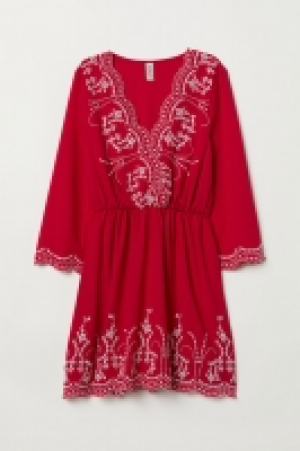  Kleid mit Stickereien 19.99 €