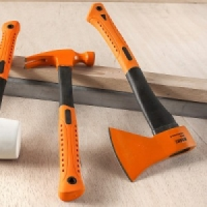 Profi-Werkzeuge mit Fiberglasgriff 7.99 €