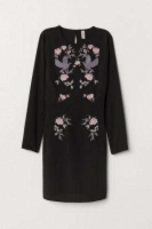  Kleid mit Stickereien 17.99 €