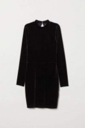 HM   Figurbetontes Kleid