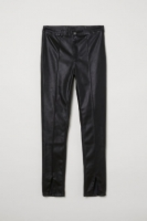  Hose aus Lederimitat 13.99 €