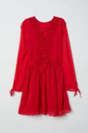  Chiffonkleid mit Spitze 20.99 €