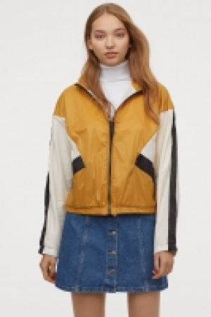  Kastige Windjacke 16.99 €
