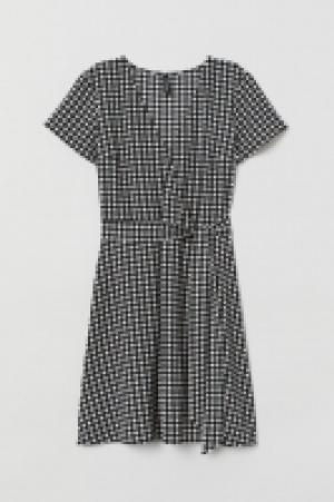 HM   Wickelkleid aus Crêpe