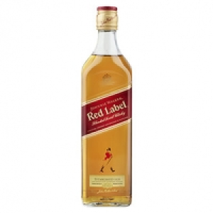 Real  Johnnie Walker Red Label 40 % Vol., jede 0,7-l-Flasche