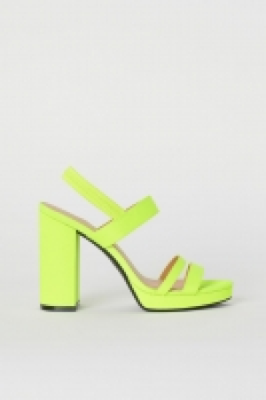  Plateau-Sandaletten 12.99 €
