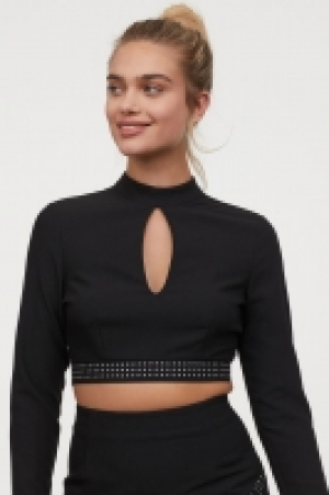  Shirt mit Nieten 14.99 €