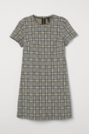 HM   Kurzes Jerseykleid