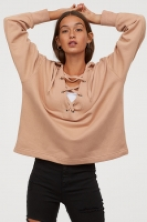  Kapuzenshirt mit Schnürung 15.99 €
