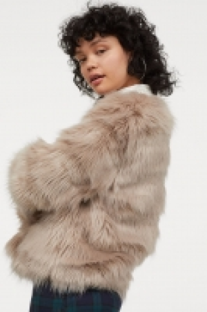  Kurze Faux-fur-Jacke 27.99 €