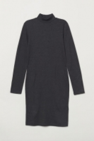  Kleid mit Turtleneck 10.99 €