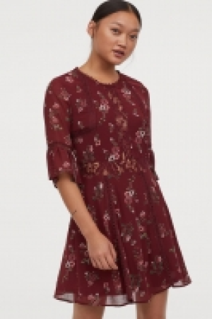 HM   Chiffonkleid mit Spitze