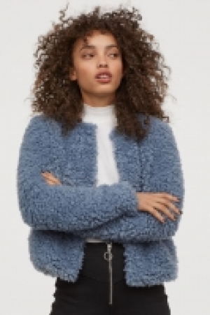  Kurze Faux-fur-Jacke 15.99 €