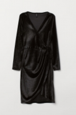  Wickelkleid aus Velours 8.99 €