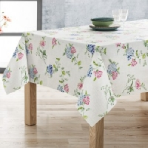 Wachstuch-Tischdecke 3.99 €