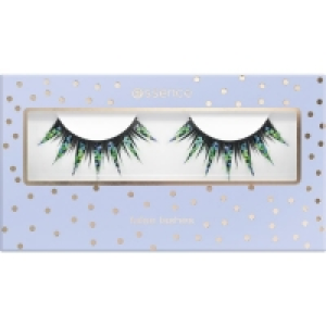 Essence THE PARTY OF MY LIFE false lashes 05 Snow much glam