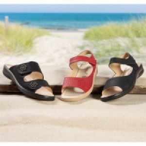 Sandale oder Pantolette in H-Weite 14.99 €