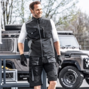 Arbeitsshorts 9.99 €