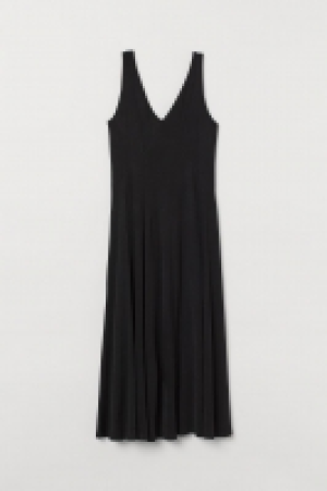 Kleid mit V-Ausschnitt 17.99 €
