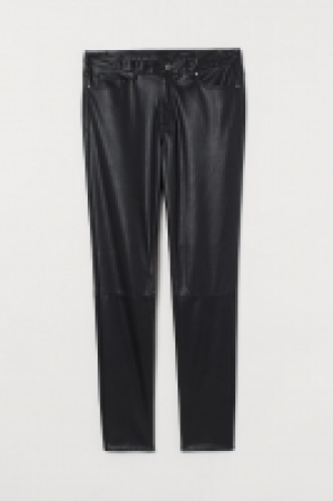 Hose aus Lederimitat 24.99 €