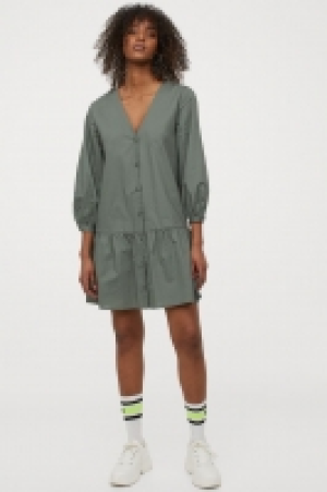 Kleid mit V-Ausschnitt 7.99 €