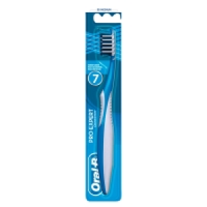 ORAL-B ProExpert Handzahnbürste CrossAction 35 mittel