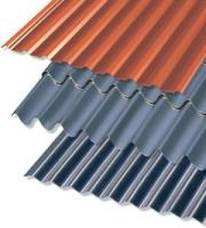 Stahlprofil mit Polyesterbeschichtung (25 µm) für Dach und Wand
